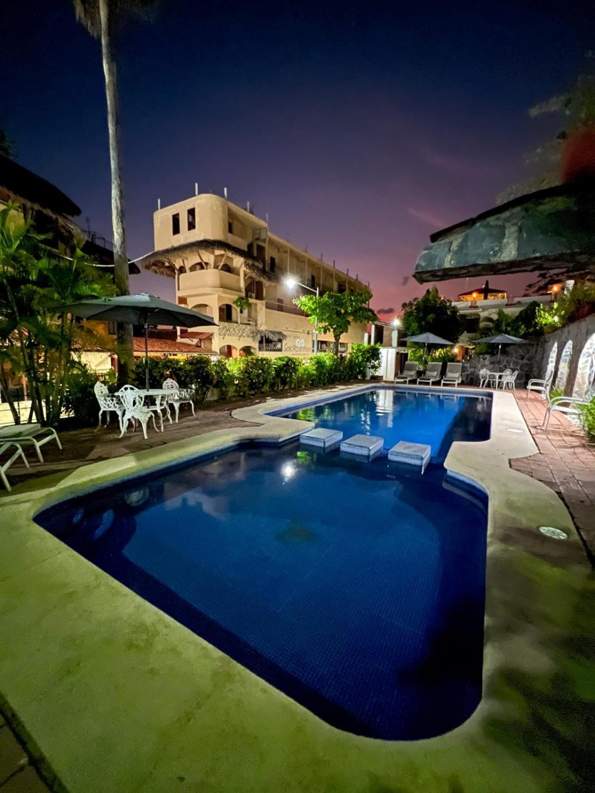 Hotel Villas Ema Zihuatanejo Buitenkant foto