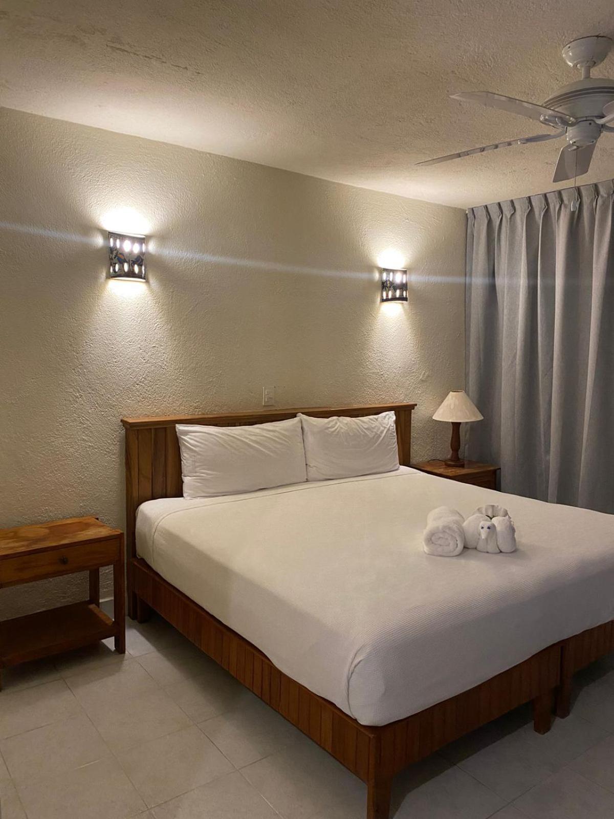 Hotel Villas Ema Zihuatanejo Buitenkant foto