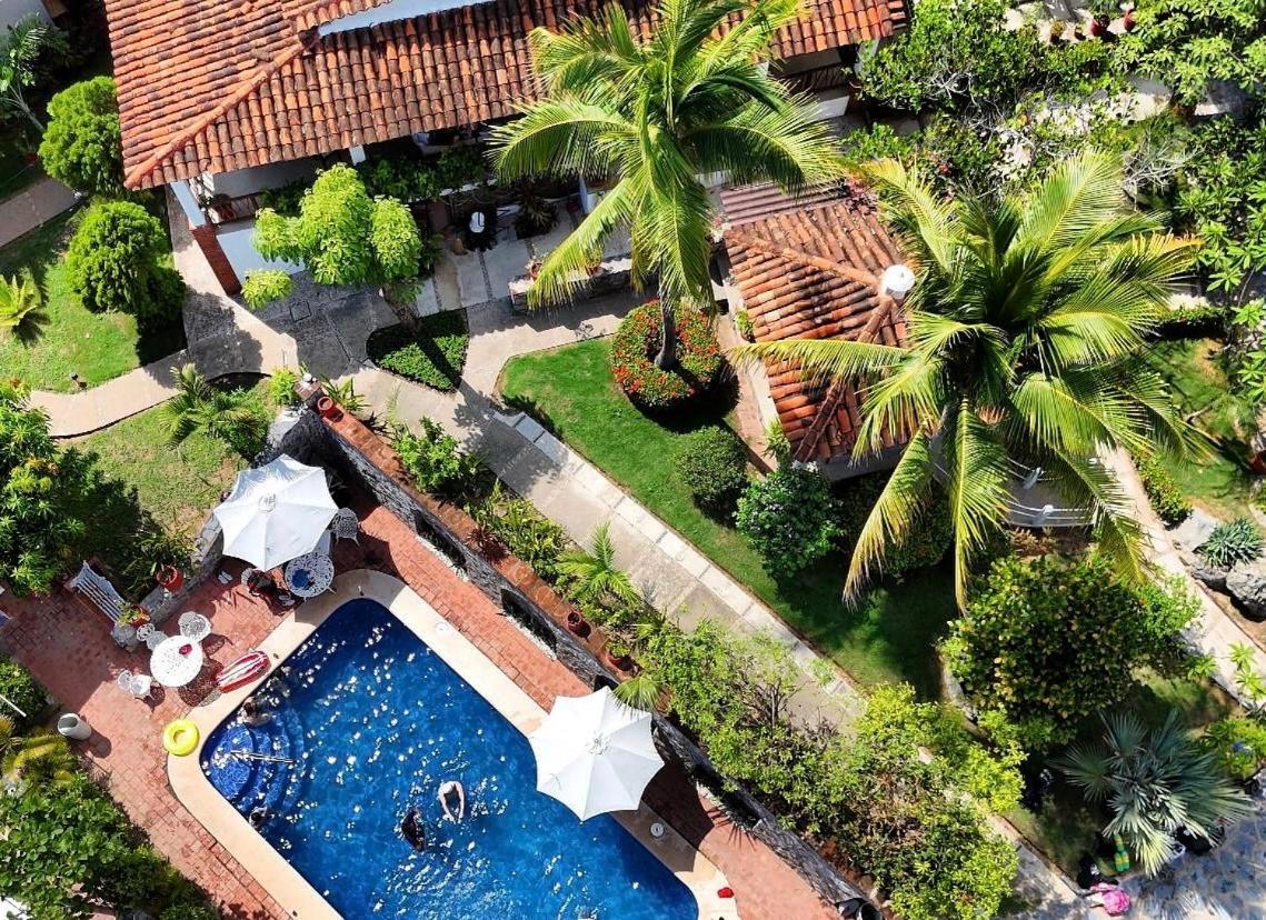 Hotel Villas Ema Zihuatanejo Buitenkant foto