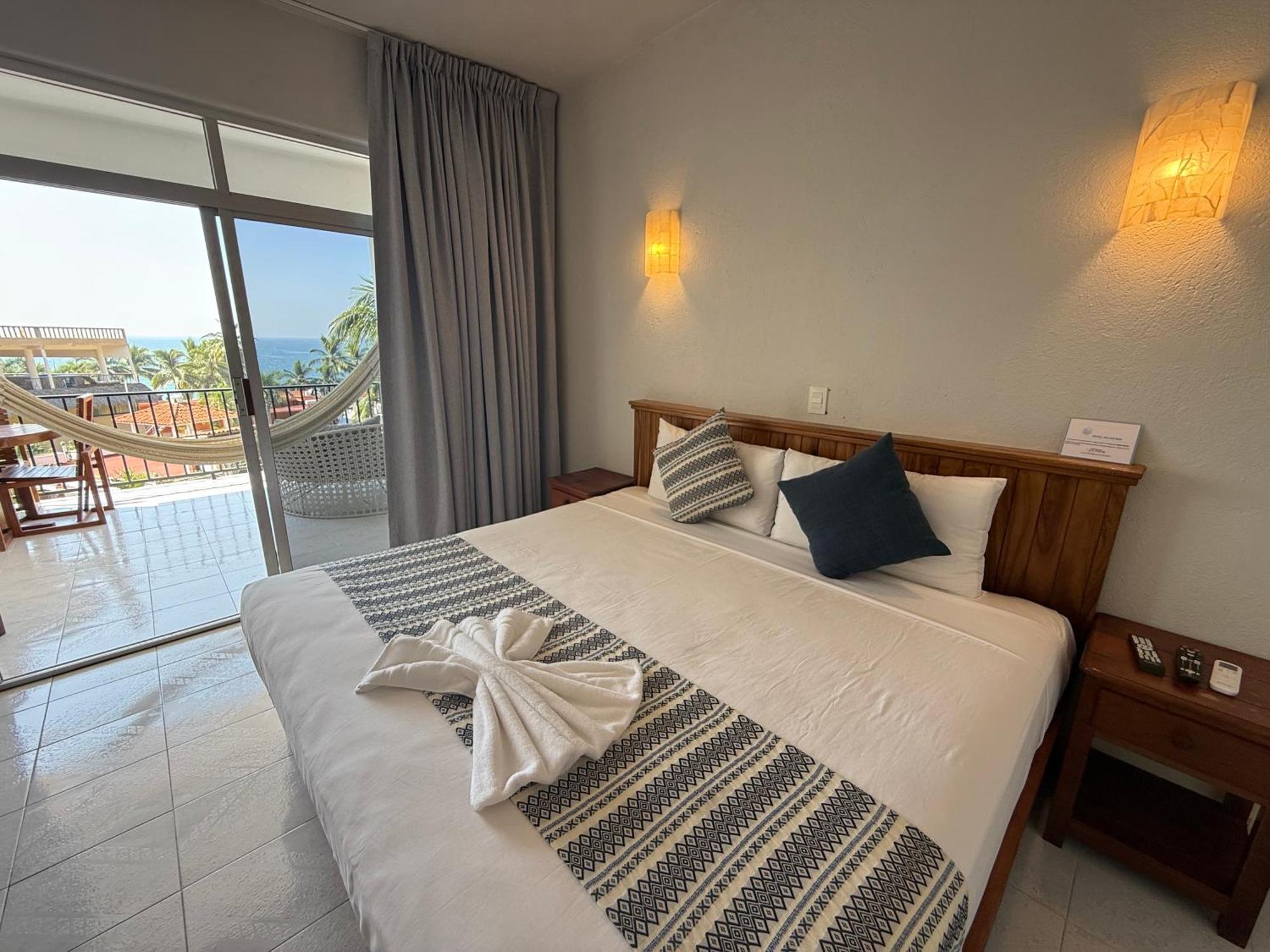 Hotel Villas Ema Zihuatanejo Buitenkant foto