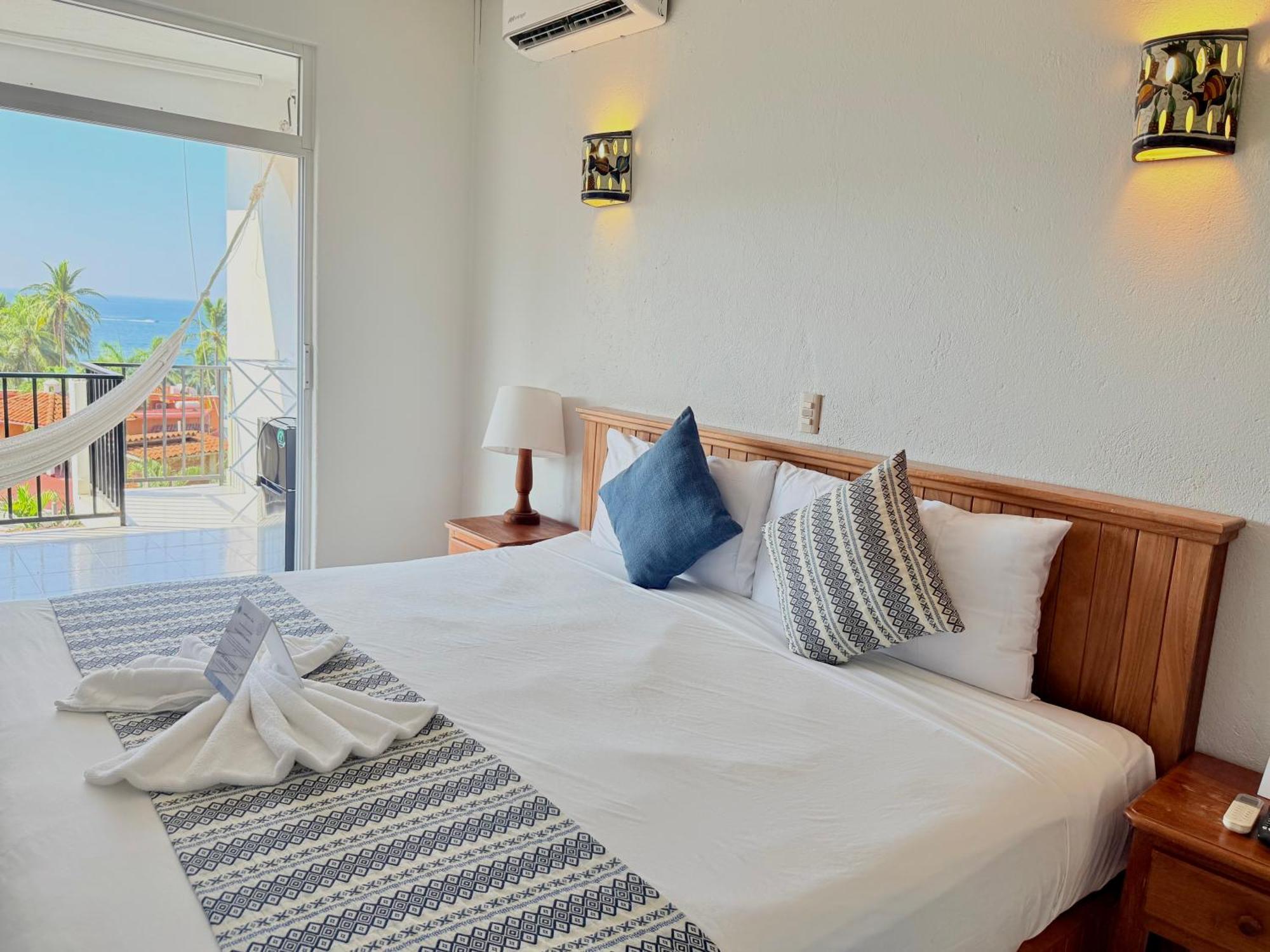 Hotel Villas Ema Zihuatanejo Buitenkant foto