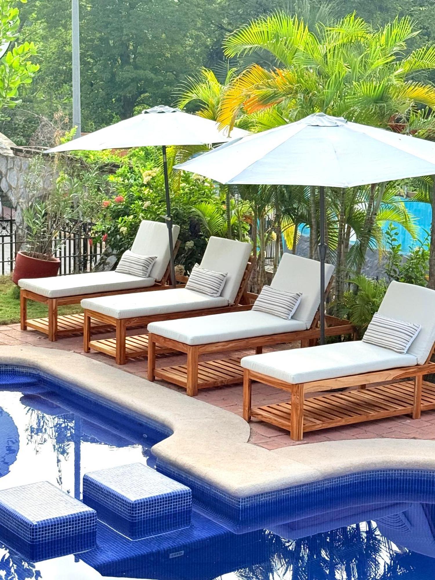 Hotel Villas Ema Zihuatanejo Buitenkant foto